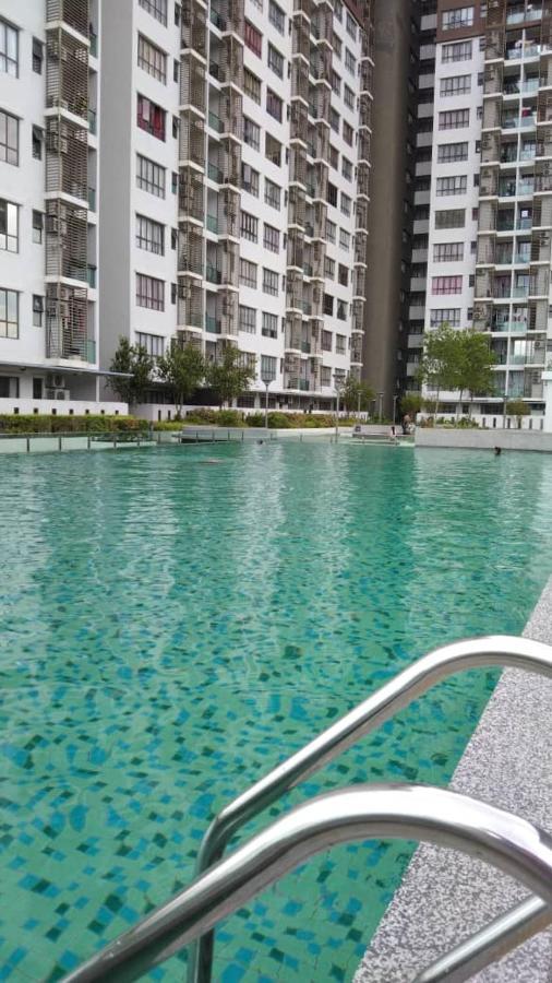 Sg Buloh Cozy Apartment Wifi & Netflix Sungai Buloh Ngoại thất bức ảnh